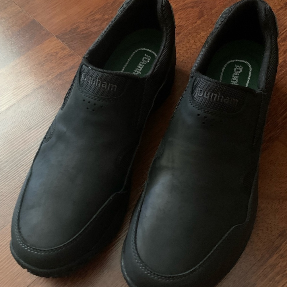 Dunham Mens shoes 10.5 B NEW